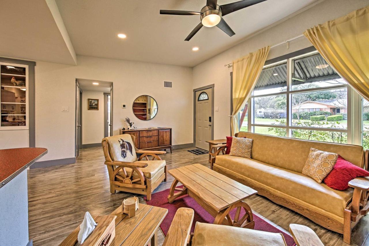 Remodeled Retro Home With Deck, Walk To Main Street! Blanco Exterior foto